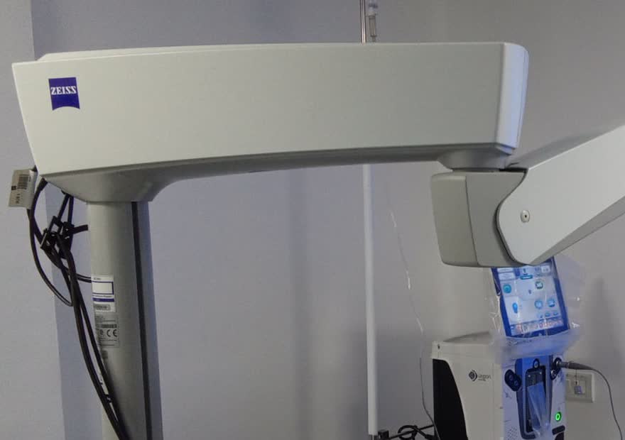 Carl Zeiss operating microscope in the operation theatre